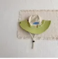 Vista detallada del sombrero de pescador de protección solar con cordón ajustable. - M (56-58cm) / Verde Mostaza