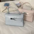 Damen modische Krokodilprägung Henkeltasche stilvolle Umhängetasche Handtasche Set. - Blau