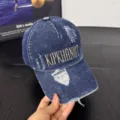 Detailaufnahme der destroyed Denim Baseballkappe mit stylischer Stickerei und Waschung. - M (56-58cm) / Dunkelblau