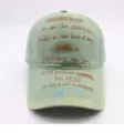 Nahaufnahme der im Used-Look gewaschenen grünen Baseballkappe mit einzigartiger Straßen-Stickerei. - M (56-58cm) / Grün