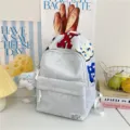 Grauer amerikanischer College-Stil Rucksack mit Buchstabenprint und süßem Katzenanhänger - Mit Anhänger / S / Off-White