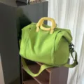 Bolsa de viaje verde y amarilla con contraste, gran bolso de fin de semana con correa ajustable. - Verde