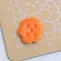 Cabochon en résine biscuit fleur orange accessoire artisanal DIY colle crème pour bijoux faits main - Biscuit Fleur / Orange