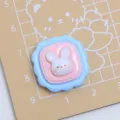 Charmant cabochon lapin en résine bleu rose pour décoration de coque de téléphone DIY. - Dentelle Carré Lapin