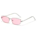 Stijlvolle smalle rechthoekige metalen zonnebril met roze glazen voor trendy streetlook. - Zilveren Frame Roze Glazen