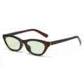 Retro cat-eye zonnebril voor dames, stijlvol schildpadden montuur met trendy groene lenzen. - Theekleurig Frame Groene Lenzen