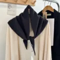 Unifarbener 100% Wolle Dreieckschal für Damen, weicher Herbst Winter warmer Halswärmer. - Anthrazit