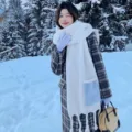 Korean winter solid color thick cashmere-feel pocket scarf with braided tassel design main view - White