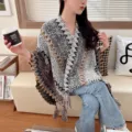 Ethnic style knitted shawl cape for women, stylish poncho scarf with geometric patterns. - Vintage Ethnic Gray Black
