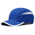 Sneldrogende sportbaseballcap met ademende mesh en witte rand voor buitenactiviteiten in de zomer. - Blauw