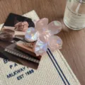 Pink translucent flower hair claw clip, French aesthetic iridescent hair catch accessory for daily use. - Pink