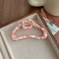 Pinza de pelo de acetato rosa forma de nube irregular pinza de tiburón de metal elegante - Rosa Floral
