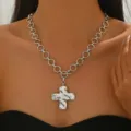 Collana con catena grossa argento e ciondolo a croce strutturata con chiusura OT - Collana LISCIA Bianco K