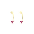 Eleganti orecchini a lobo curvi dorati con grappolo di tre pietre rosa per piercing helix - Argento 925 / Oro (Pietra Rossa)