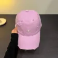 Gorra de béisbol morada para mujer con elegante bordado delantero y protección solar. - Rosa