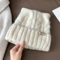 Gezellige witte kattenoor gebreide muts met schattig label, warme wintertruimuts. - Eén maat / Wit