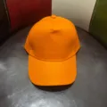 Gorra de béisbol de algodón naranja de 5 paneles, color sólido, casual y moderna para todos. - Naranja