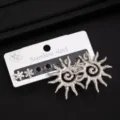 Edelstahl geometrisches Ohrring-Set mit Schneeflocken, schwarzen Perlen und Sonnen-Spiralen. - Schneeflocke Sonne Spirale Ohrringe (E8624)