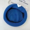 Blauwe dames baret zomer ademende mesh hoed met wit hart patroon, trendy schildersmuts. - M (56-58cm) / Blauw