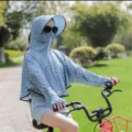 Damen Kapuze Sonnenschutzkleidung kurze vielseitige UV Schutz dünne Eisseide Jacke Outdoor - Erwachsenen Stil / Himmelblau