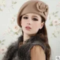 Elegant autumn winter wool beret for women, stylish vintage felt hat with chic floral decor. - One Size / Camel