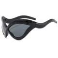 Futuristische Y2K cat-eye zonnebril met overdreven golvende curves, trendy zwarte bril. - Glanzend Zwart Frame Grijze Lens
