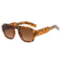 Trendy retro flat-top sunglasses with chic tortoise shell pattern and gradient lenses for men and women. - Tortoise Frame Gradient Tea Lens