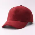 Casquette de baseball en faux daim uni visiere courbee chaude automne hiver chapeau mode - Réglable / Suédine Uni-Rouge Vin