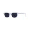 Occhiali da sole cat-eye retrò alla moda per uomo e donna, montatura bianca e lenti scure. - Montatura bianca lente grigie