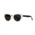 Chique cat-eye zonnebril met dik montuur en stijlvolle klinknagels voor dames mode. - Wit Frame Grijze Lenzen