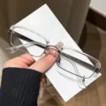 Eckige Browline Sonnenbrille für Damen und Herren, stilvoller Metall- und Klarsichtrahmen. - Transparenter Rahmen klare Gläser