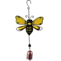 Gros plan sur les détails du carillon éolien abeille en métal, ailes en verre. - Emballage Boîte Blanche / 30151 Style Cloche d'Abeille