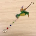 Détail de suspension carillon éolien en cristal colibri, attrape-soleil arc-en-ciel. - Emballage de Boîte Blanche / 9021 Colibri Vert (Cristal)