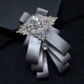Nœud papillon gris en strass pour homme, élégant accessoire de broche de col de costume. - Gris Fumé