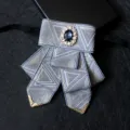 Men's vintage woven bow tie with rhinestone center and metal tips for formal wedding suits. - Size 10