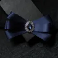 Elegante dunkelblaue Fliege mit funkelndem Strassstein für Herren feierliche Anzüge. - Dunkelblau