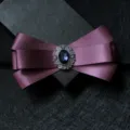 Elegante lila Strass Fliege für Herren Anzug Hochzeit Kragen Blume Accessoire Stil - Dunkelviolett