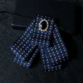 Nœud papillon multicouche formel pour homme avec strass noir et motif classique. - Points Colorés Bleu