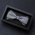 Farfalla da uomo in tessuto pied de poule nero e bianco per abito formale chic style. - 06-Pied-de-poule Bianco
