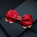 Farfallina rossa da uomo in raso con fibbia di strass e angoli in metallo per matrimonio sposo. - Rosso