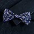 Farfallina blu scuro da uomo con elegante motivo a foglia oro e argento per abiti formali. - 20