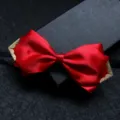 Papillon Rosso in Raso per Uomo con Angoli Metallici Dorati per Elegante Abito da Sposo - Rosso
