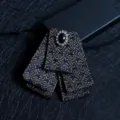 Nœud papillon multicouche de style britannique pour homme avec pierre précieuse noire. - Flocon de Neige Jaune