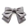 Elegante graue mehrschichtige Schleifen-Haarspange für Damen, stilvolles Hemd-Accessoire. - Entenschnabelclip Haarnetz / Premium Grau