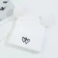 Bonito gorro de punto blanco para bebé con dos pompones y bordado de corazón invierno - 15*25cm / Blanco