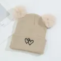 Lindo gorro de punto para bebé con dos pompones y bonito bordado de corazón cálido - 15*25cm / Caqui
