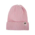 Detalle de gorro de punto rosa, vuelta de canalé con parche de logo de estrella, gorro de invierno. - Rosa