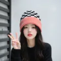Bonnet tricoté à carreaux noir et blanc avec bord rose pour femme mode hiver chaud. - Chapeau Seul / Rose Fille