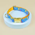 Simpatico collare per cani con motivo gelato, cinturino blu vivace e fibbia in metallo dorato. - Collare Singolo Gelato Blu / Taglia S