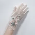 Guanti da sposa in pizzo a rete bianco con strass scintillanti per fotografia di matrimonio - Strass di Lusso Traforato